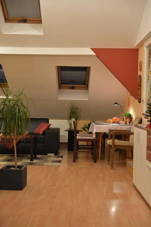 Sopron Eszter Apartman Phòng bức ảnh