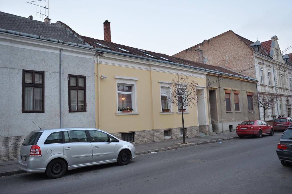 Sopron Eszter Apartman Phòng bức ảnh