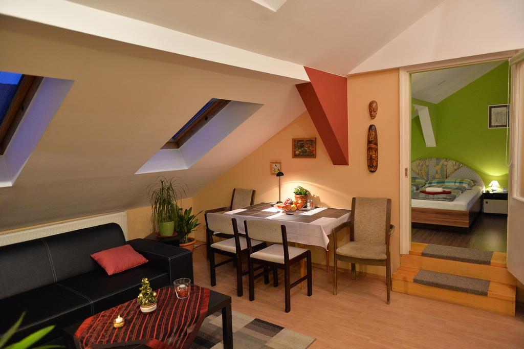 Sopron Eszter Apartman Phòng bức ảnh