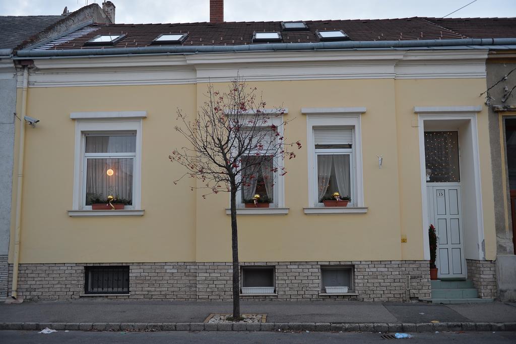 Sopron Eszter Apartman Phòng bức ảnh